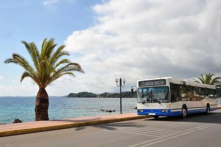 Blauwe bus op Corfu